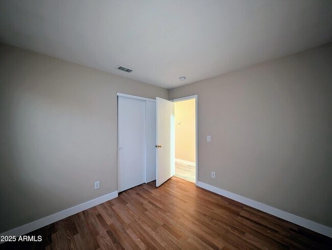 Building Photo - 7059 W Gardenia Ave