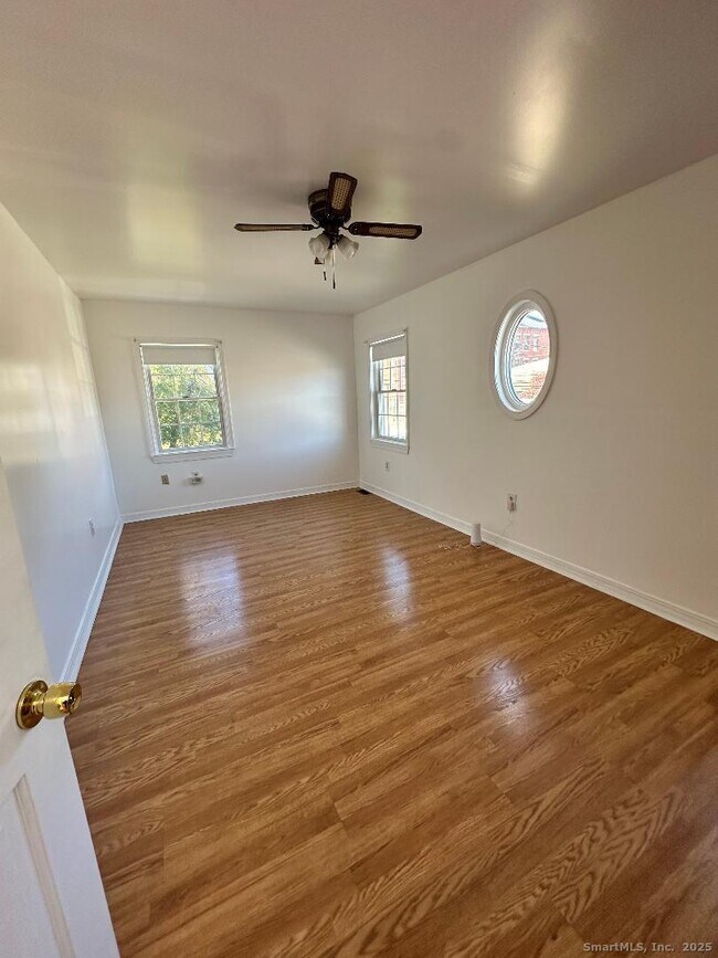 Building Photo - 79 S B St