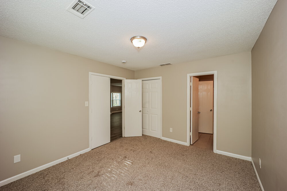 Building Photo - 8062 S Bay Ct