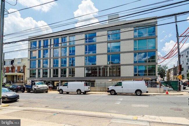 Building Photo - 6604 Ridge Ave
