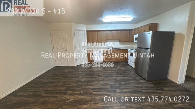 Building Photo - 320 S Vernal Ave
