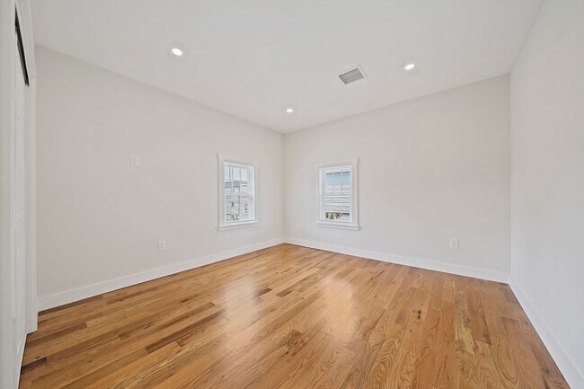 Building Photo - 57 Orchardfield St