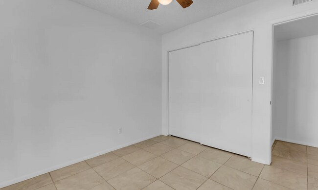 Building Photo - 2935 S Mollera