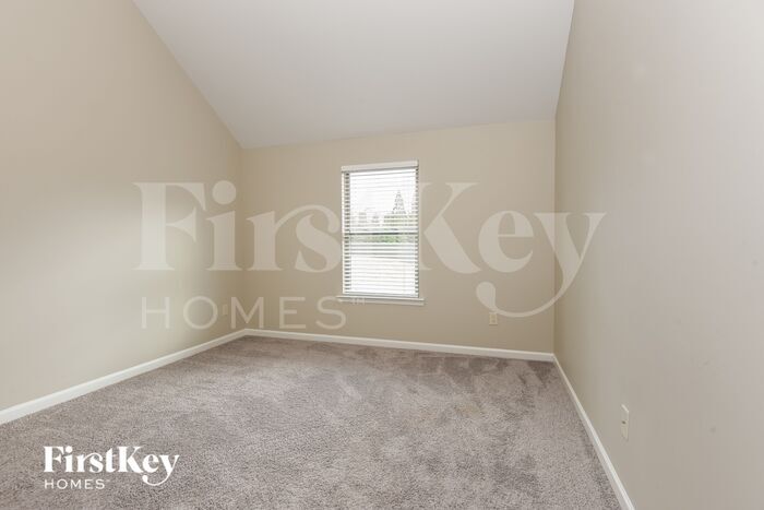 Building Photo - 5605 Horsebarn Ct