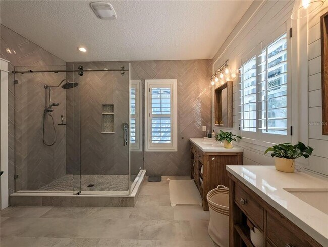 Building Photo - 876 Landrum Dr