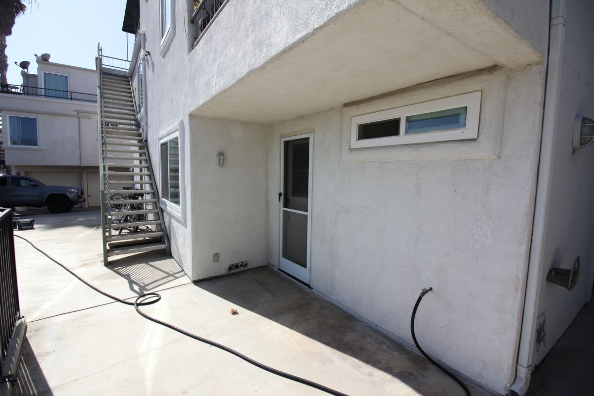 Building Photo - 227 Avenida Lobeiro