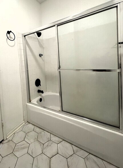Master Bathroom - 10776 Sabre Hill Dr