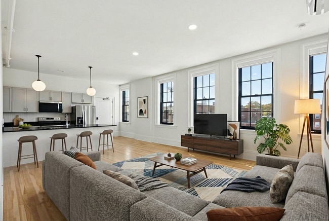 Building Photo - 129 Main St