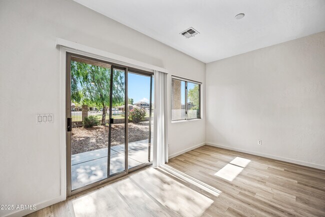 Building Photo - 1704 S 79th Glen