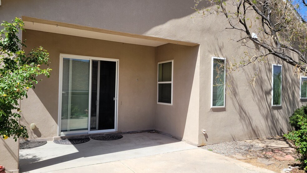 Building Photo - 2224 Mayapan Rd SE