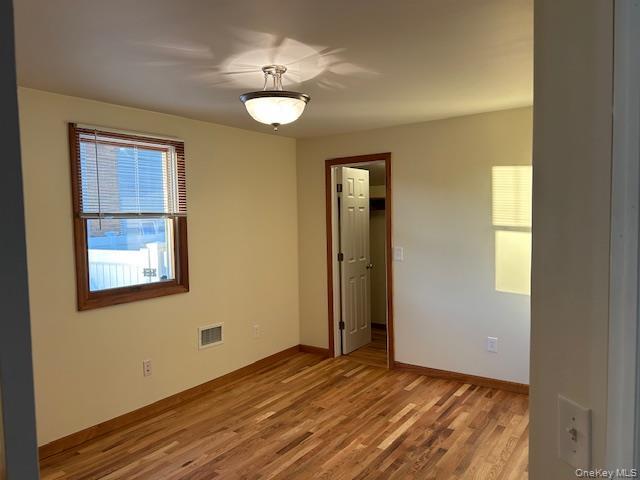 Building Photo - 917 E Meadow Ave