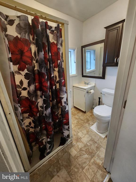 Building Photo - 1 E Elger St