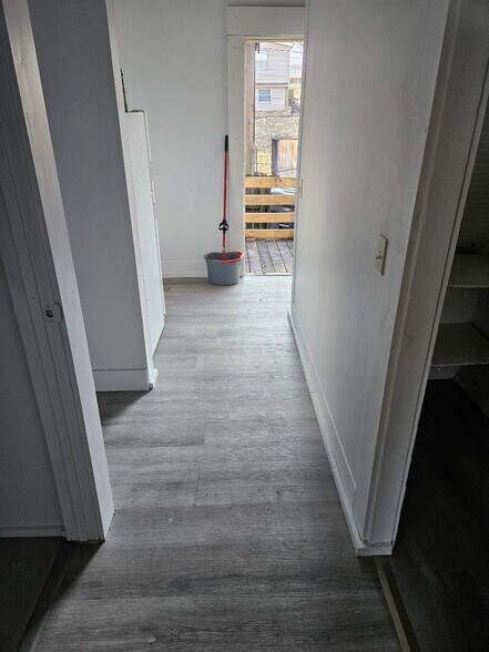 Building Photo - 1203 Weaver St