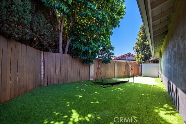 Building Photo - 1335 N Sarita Pl