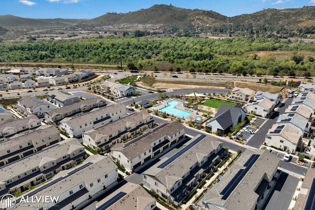 Building Photo - Bright 4-Bed, 2.5-Bath Home in Fallbrook’s Citro Community