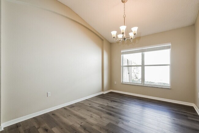 Building Photo - 25223 Ironwedge Dr