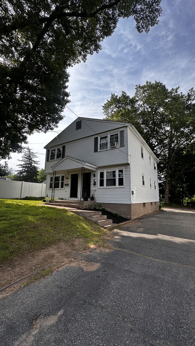 Primary Photo - 124 Florence St