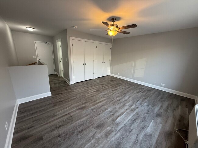 Building Photo - 744 W Gordon Terrace