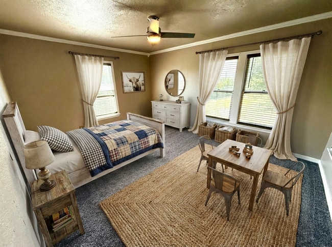 Building Photo - **APPLICATION RECEIVED** *MOVE IN SPECIAL* Gated Home With Hill Country Living Just Minutes From ...