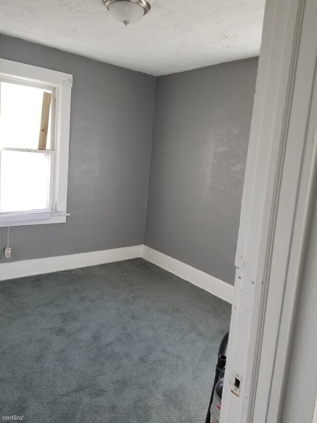 Building Photo - 2 br, 1 bath Duplex - 3777 Elmhurst St