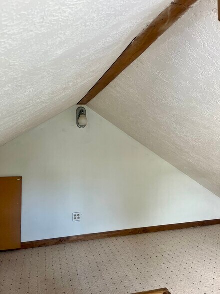 Bedroom view - 3735 Park Ave W