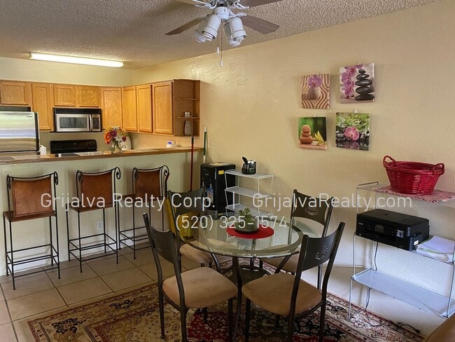 Building Photo - AVAILABLE JUNE - Furnished 2 Bedroom Condo with Community Pool Close to the UofA! (Speedway/Euclid)