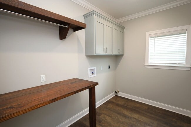 Building Photo - 121 Floyd Mcneal Dr