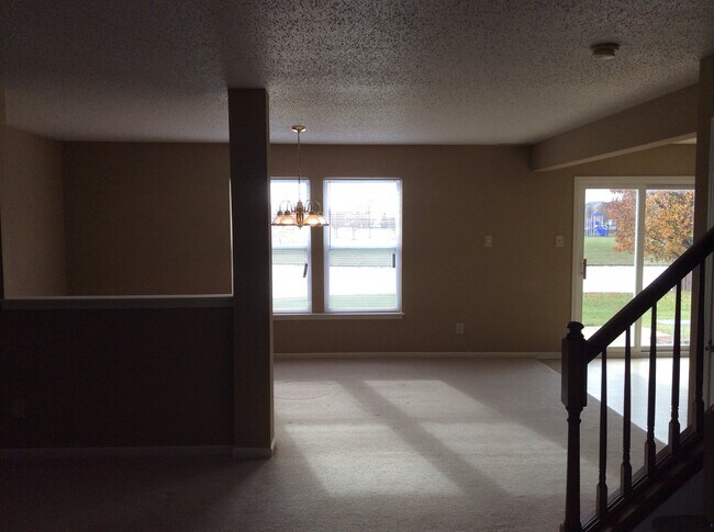 Building Photo - 10391 Cotton Blossom Dr