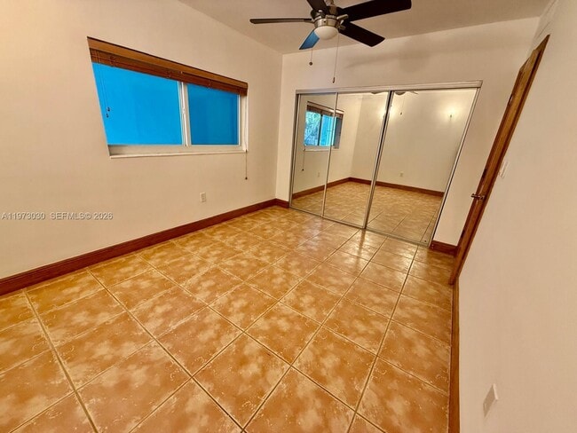 Building Photo - 2539 S Bayshore Dr