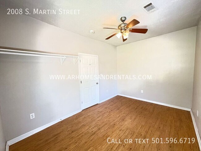 Building Photo - 2008 S Martin St