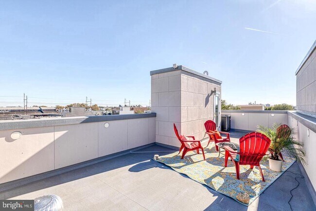 Building Photo - 2636 Latona St