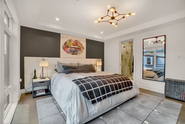 Building Photo - Stunning 3 Bed, 3 Bathroom Rental in the S...