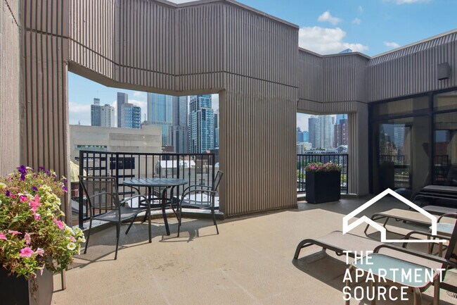 Building Photo - 1000 N La Salle Dr