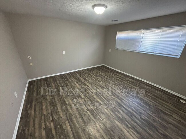 Building Photo - 11881 Hitchcock Dr