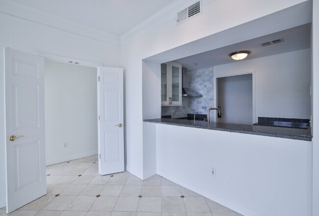 Building Photo - 345 Bayshore Blvd