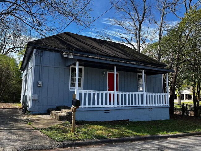 Building Photo - 328 N 13th St