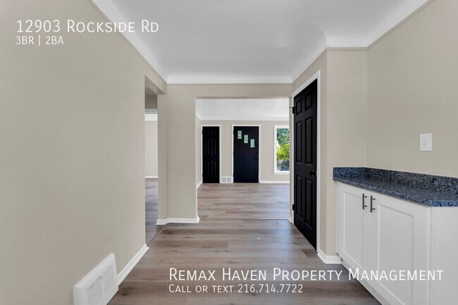 Building Photo - 12903 Rockside Rd