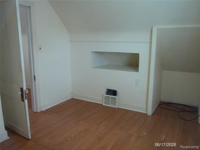 Building Photo - 25627 Paige St