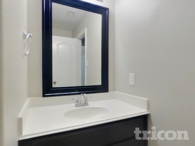 Building Photo - 9915 Bronze Mill Ln