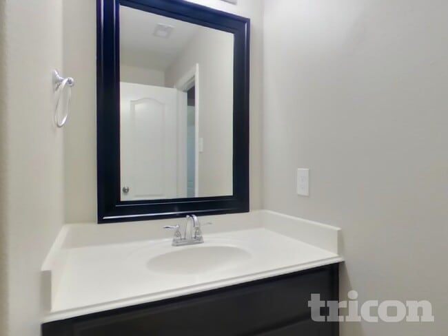 Building Photo - 9915 Bronze Mill Ln