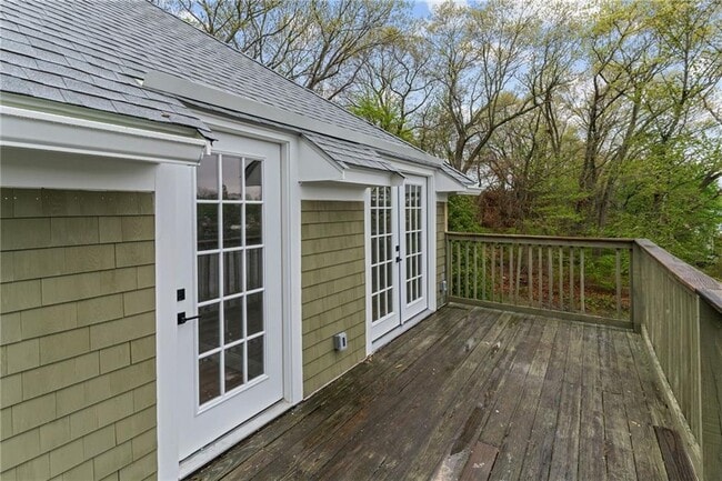 Building Photo - 376 Arnolds Neck Dr