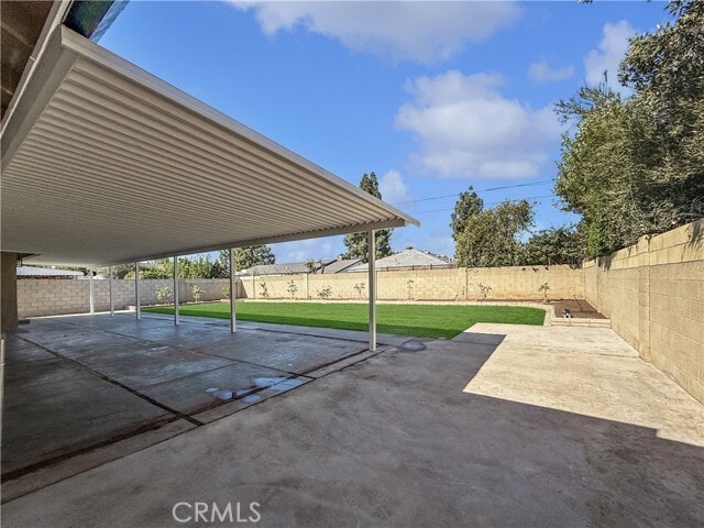 Building Photo - 2815 E Coolidge Ave