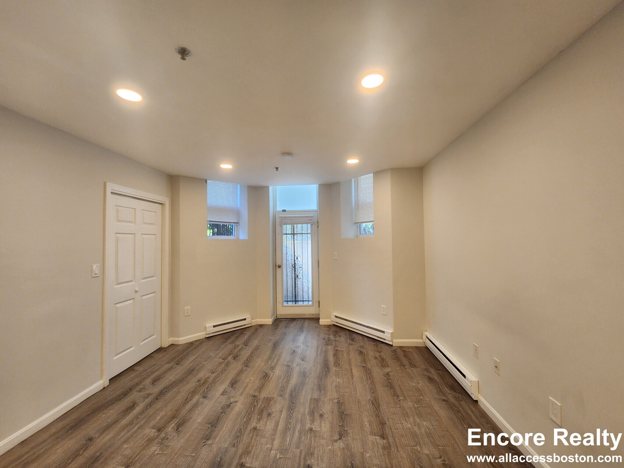 Building Photo - 24 Queensberry St