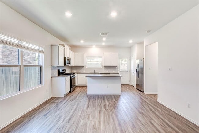 Building Photo - 1517 Brueggerhoff Rd