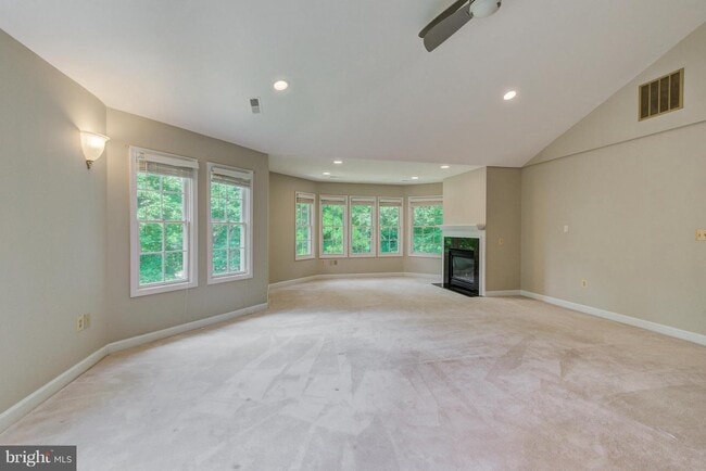 Building Photo - 18 Nantucket Ct