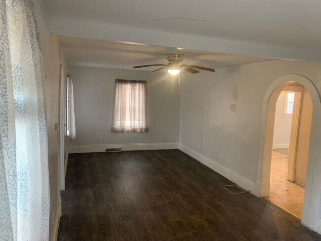 Building Photo - 505 S Wesley St