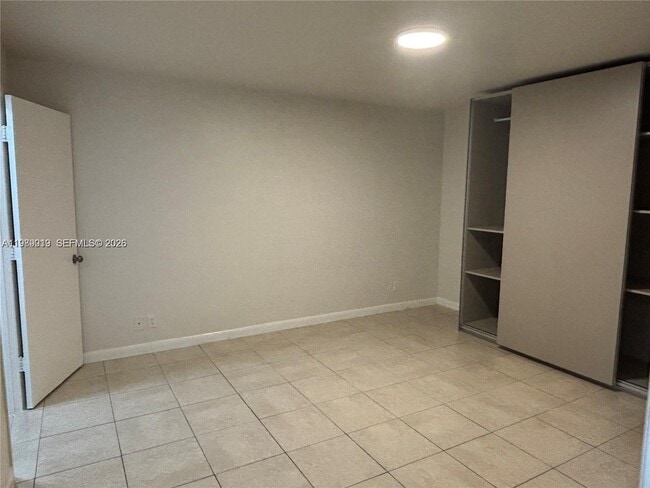 Building Photo - 543 SW 61st Terrace