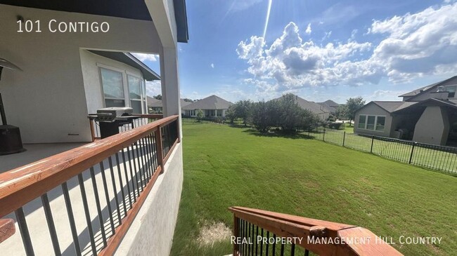 Building Photo - 101 Contigo-