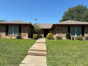 Building Photo - 6712 Santiago Ave