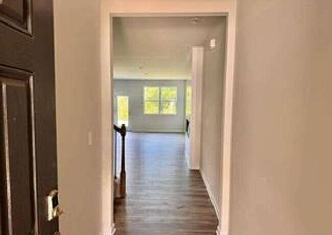 Building Photo - 741 Pt Pl Dr